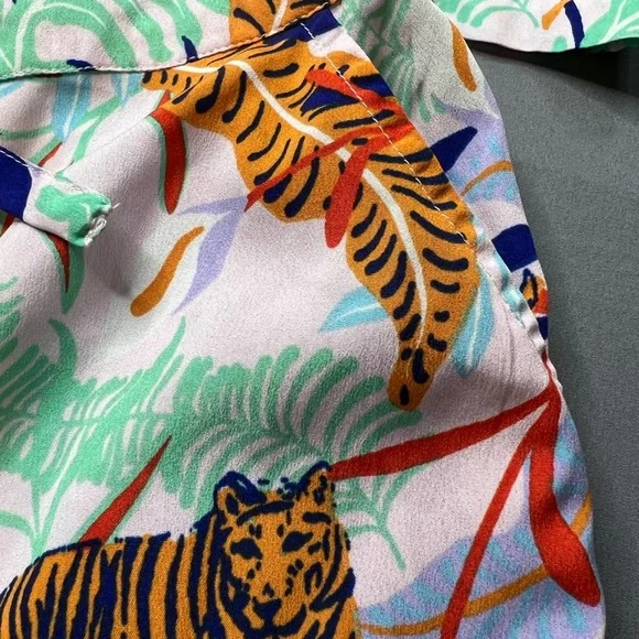 Cynthia Rowley M Women’s Tiger Print Pajama Set Button Up Top Drawstring Shorts - Picture 6 of 7